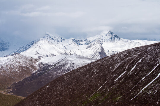 贡嘎雪山