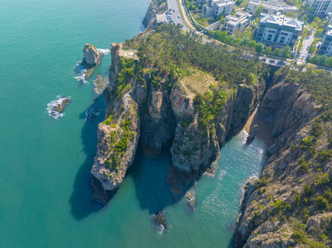 辽宁大连滨海路春季海滨风光