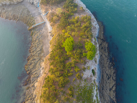 辽宁大连滨海路春季海滨风光