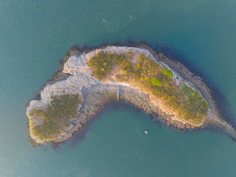 辽宁大连滨海路春季海滨风光