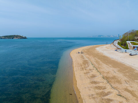 辽宁大连滨海路春季海滨风光