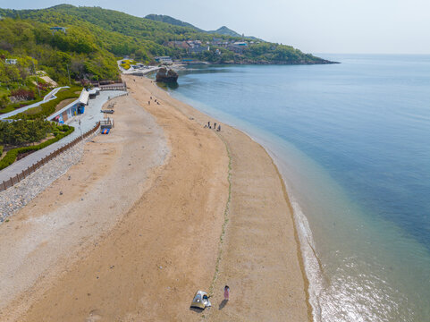 辽宁大连滨海路春季海滨风光