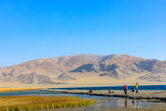 新疆塞里木湖景区风光
