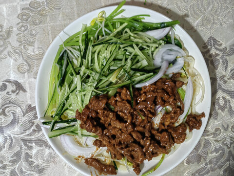 肉丝拌面