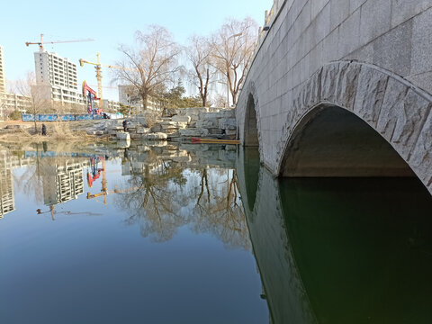 研究院湖水