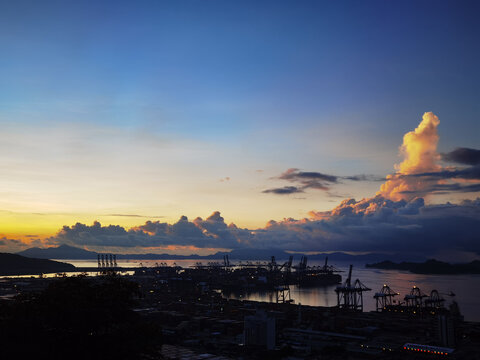 海港的黎明