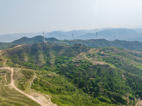 航拍济南长清西山寨风车天路