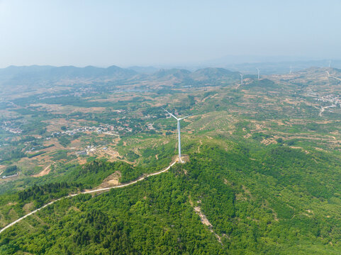 航拍济南长清西山寨风车天路