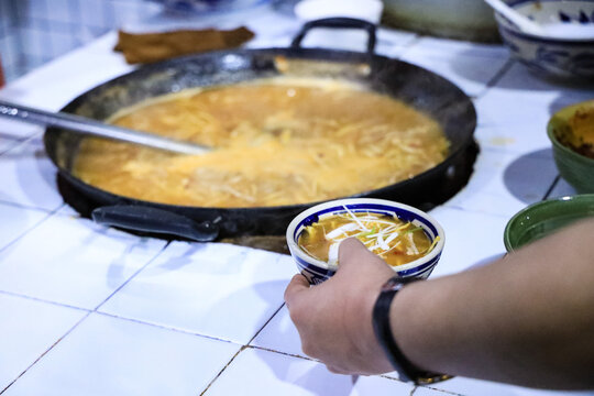 酸辣肚絲湯