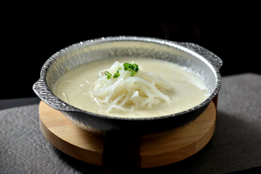 蘿卜絲鯽魚湯