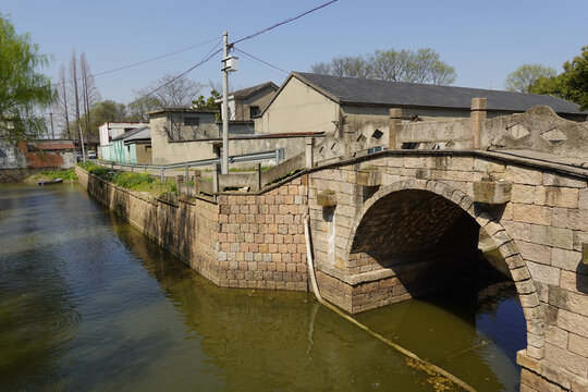 中国传统村落路仲村古石桥