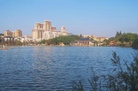 云霄城市湖畔风景