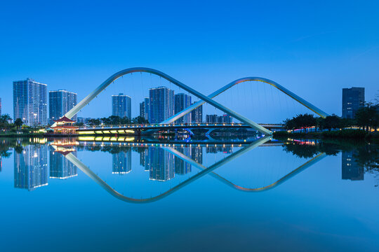 广州南沙蕉门河车行桥黄昏风景