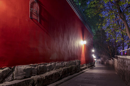 山城步道红墙