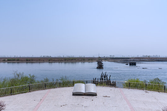 中国丹东鸭绿江浮桥