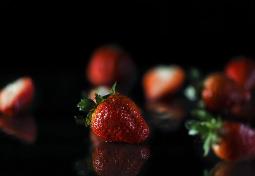 新鲜的红色的好吃的草莓