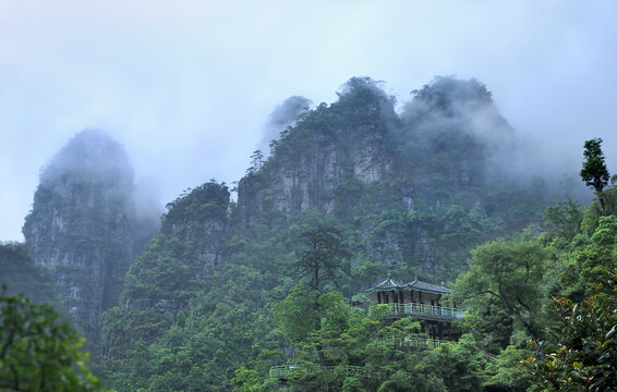 广西金秀莲花山景观