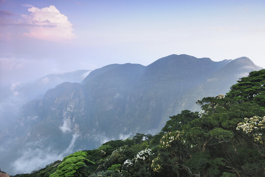 广西金秀圣堂山景观