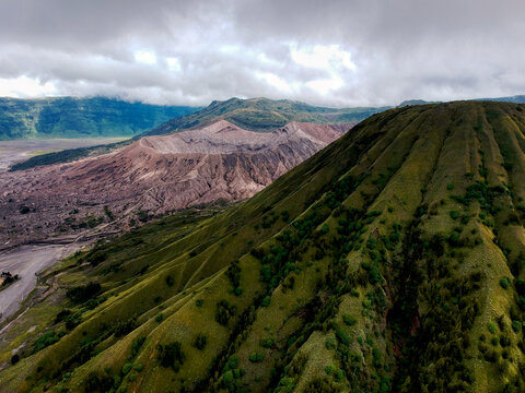 布罗莫火山口