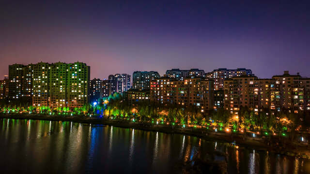 夏季的长春南溪湿地公园夜景