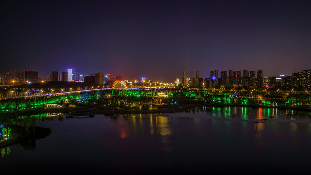 夏季的长春南溪湿地公园夜景