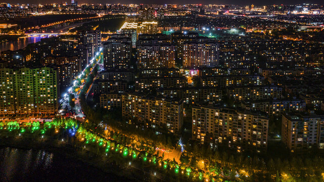 夏季的长春南溪湿地公园夜景