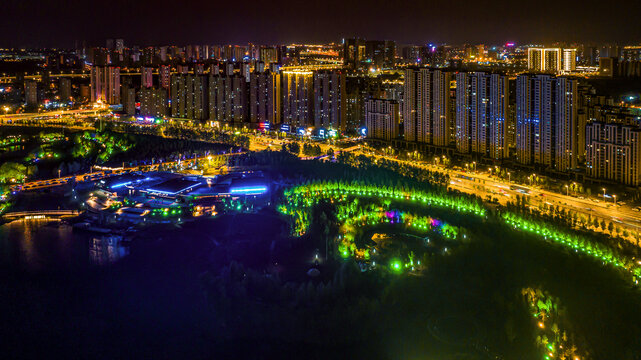 夏季的长春南溪湿地公园夜景