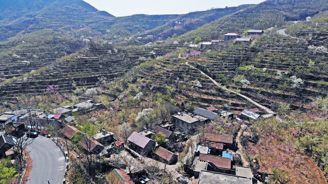 航拍山乡春景