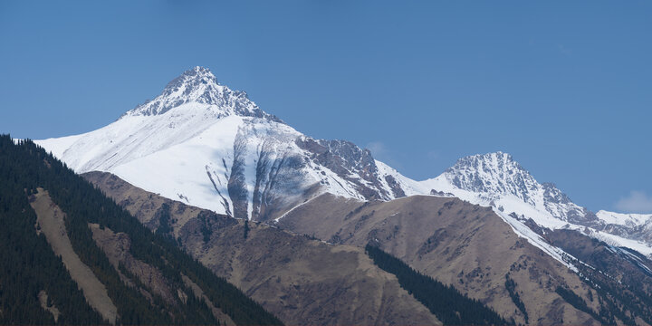 天山