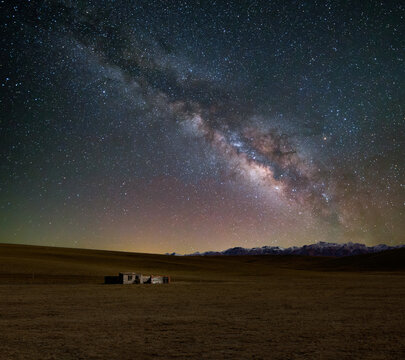 星空下的青海高原