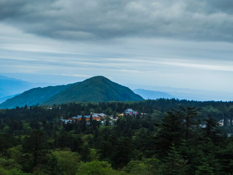 峨眉山