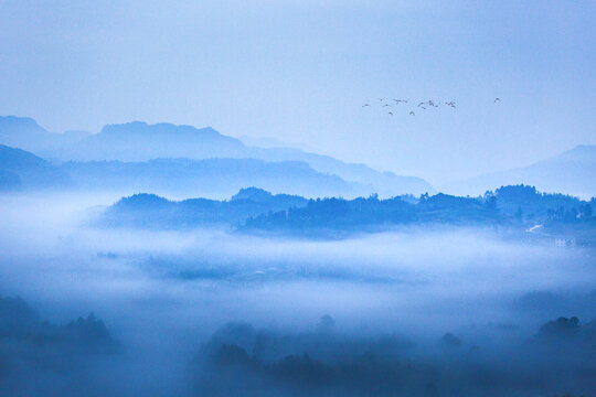 山色空濛