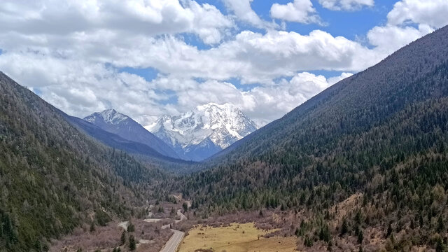 雅拉雪山