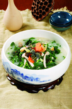 上湯豌豆尖