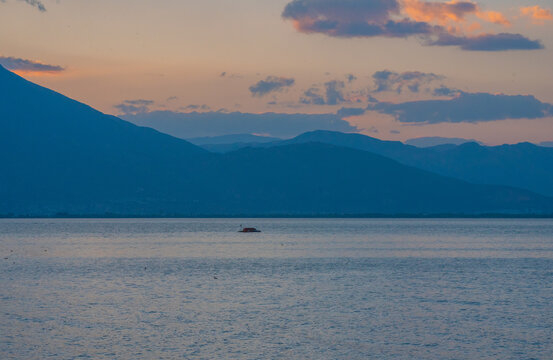 大理洱海夕阳傍晚