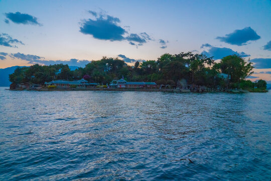 大理洱海夕阳傍晚