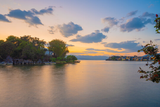 大理洱海夕阳傍晚