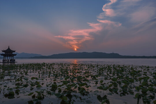 西湖晚霞