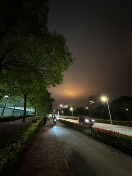 上海交大校园夜晚