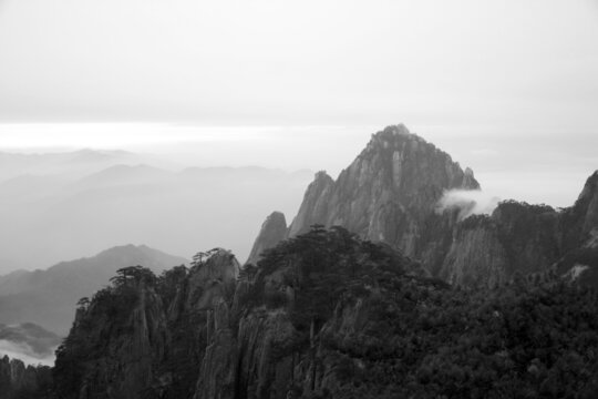 水墨山峰