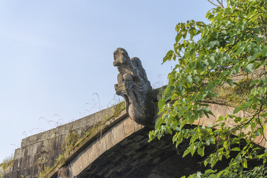 岩峰锁龙桥