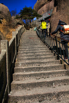 黄山登山石台阶