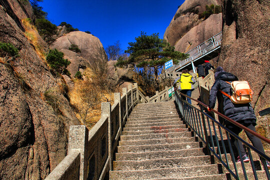 黄山登山石台阶