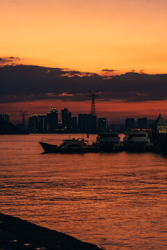 码头夕阳