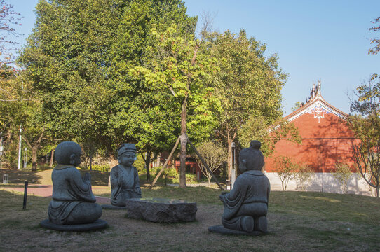 九日山儒释道雕塑景观