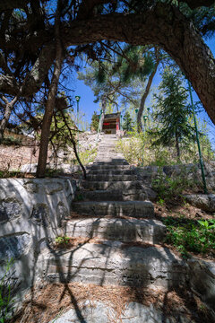 山西山村民居小庙