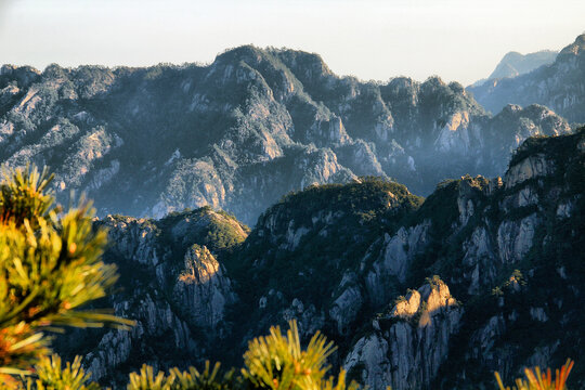 黄山山峦叠嶂