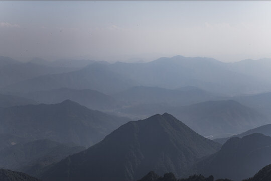 水墨群山