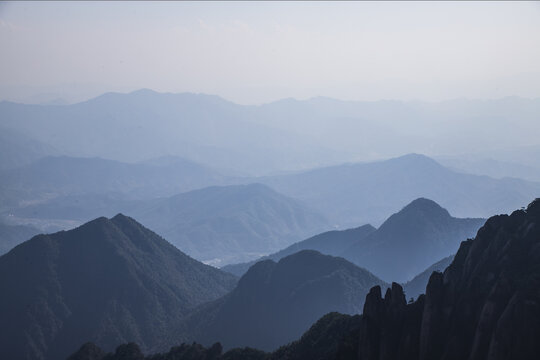 层山叠嶂