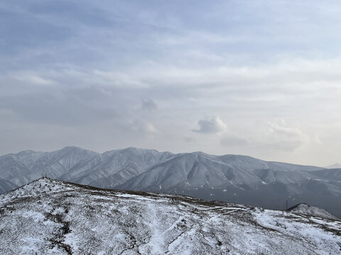 拉脊山的雪山